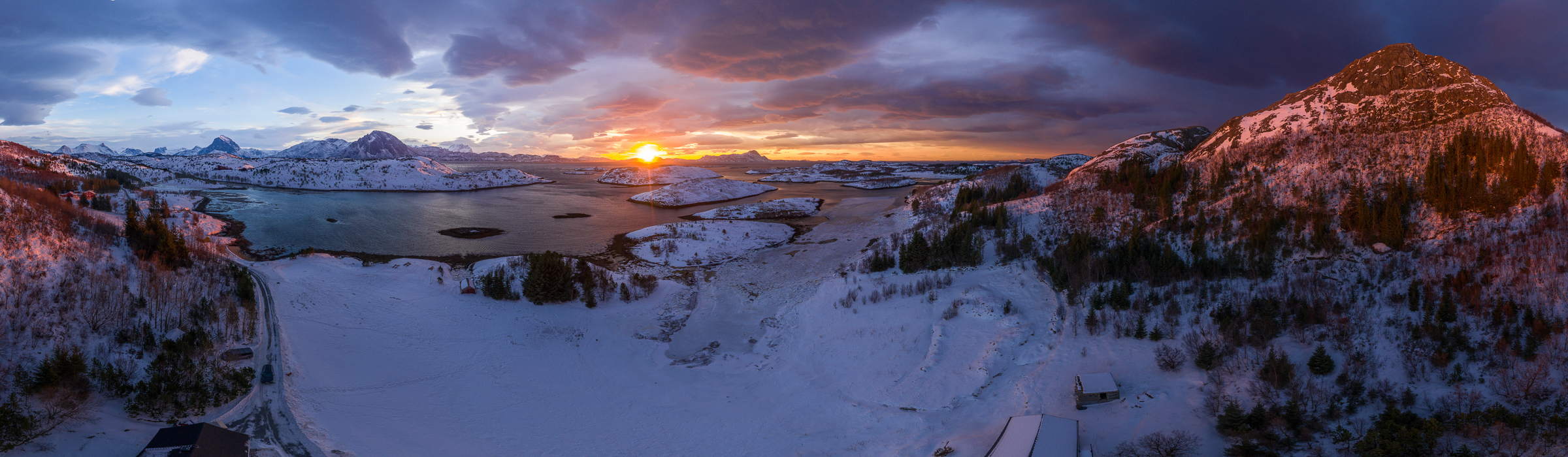 Sonnenuntergang an der Tjongsfjord Lodge