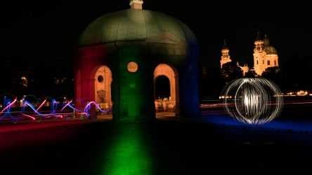 OLYMPUS DIGITAL CAMERA Lichtmalerei am Dianatempel - Peter Reitemeier