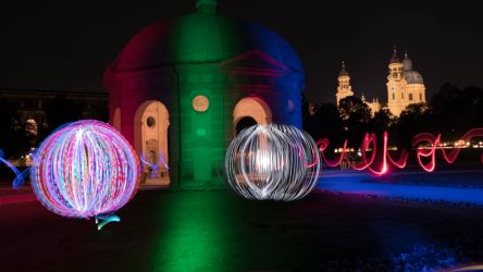 OLYMPUS DIGITAL CAMERA Lichtmalerei am Dianatempel - Peter Reitemeier